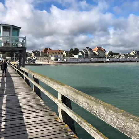 Duplex Luc Sur Mer, En Face De La *